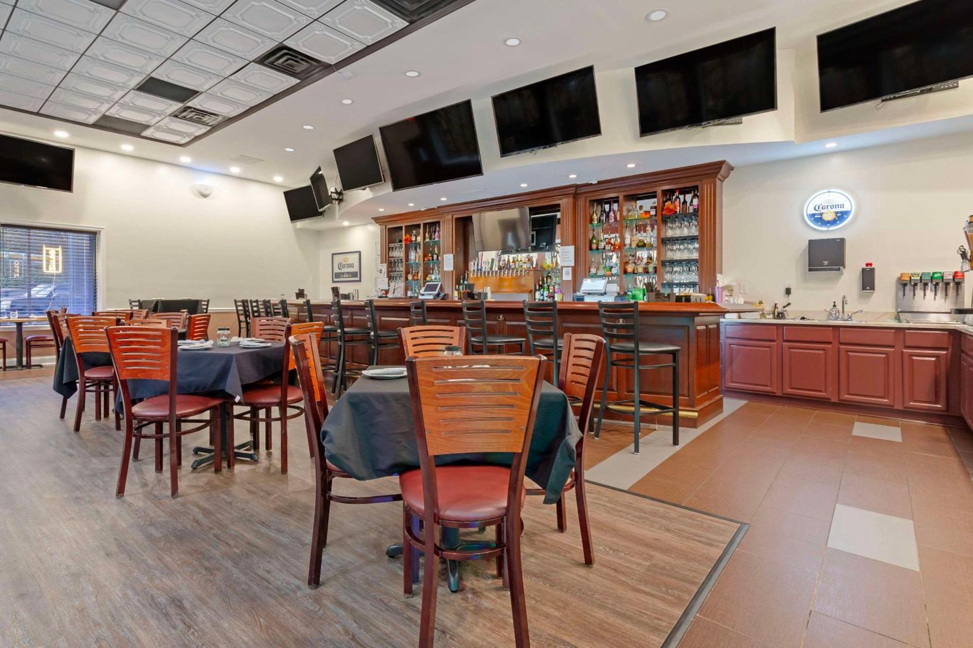 Clarion Hotel & Suites BWI Airport North Балтимор Екстериор снимка