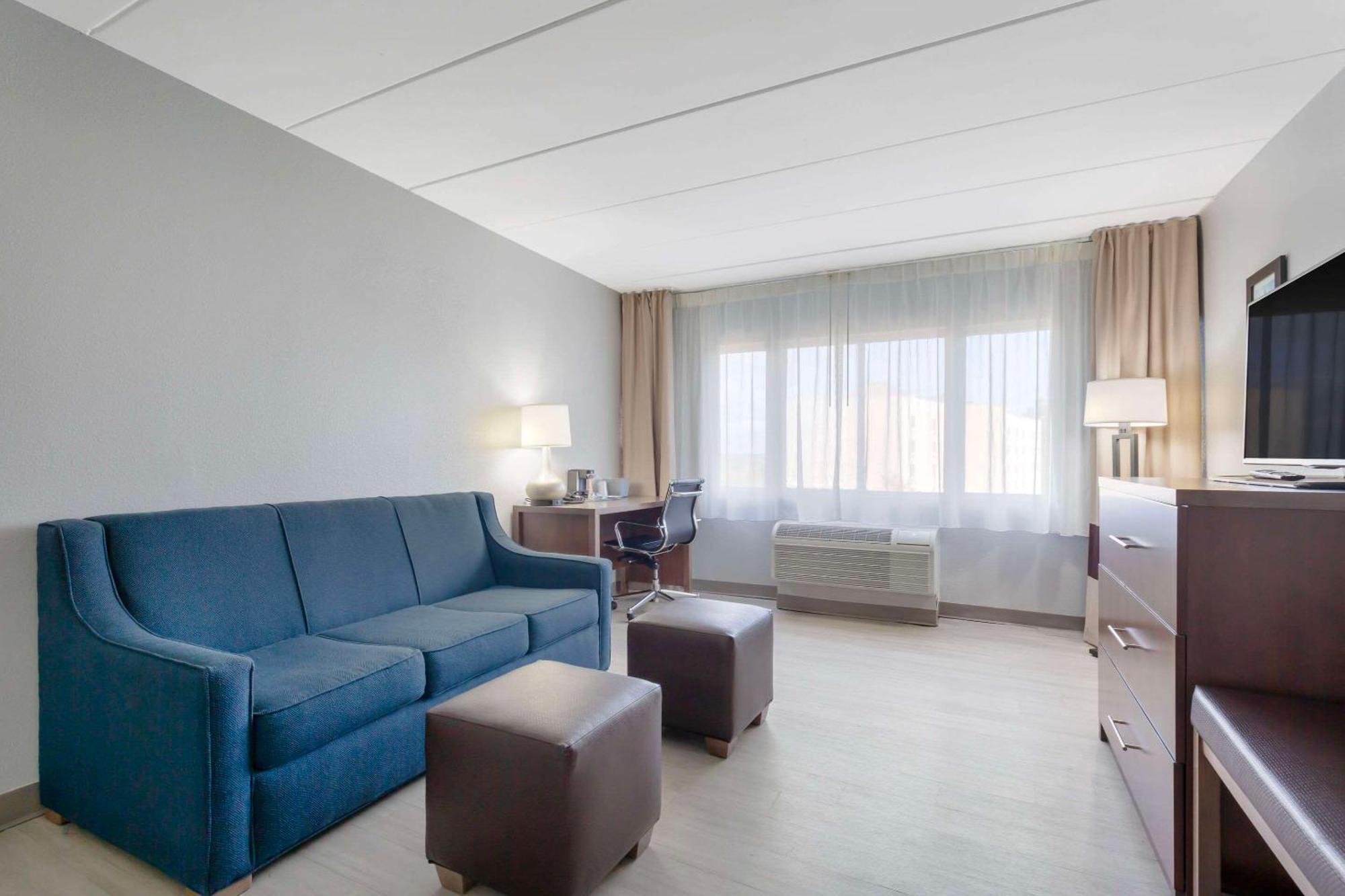 Clarion Hotel & Suites BWI Airport North Балтимор Екстериор снимка