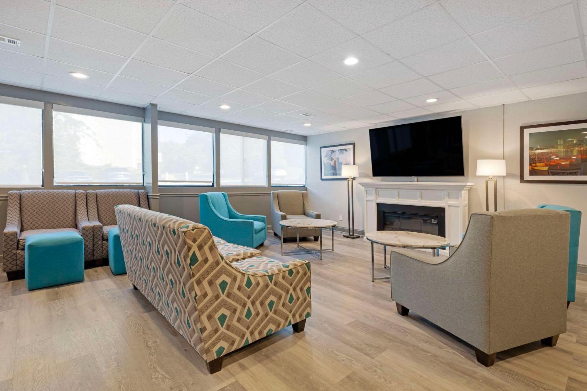 Clarion Hotel & Suites BWI Airport North Балтимор Екстериор снимка
