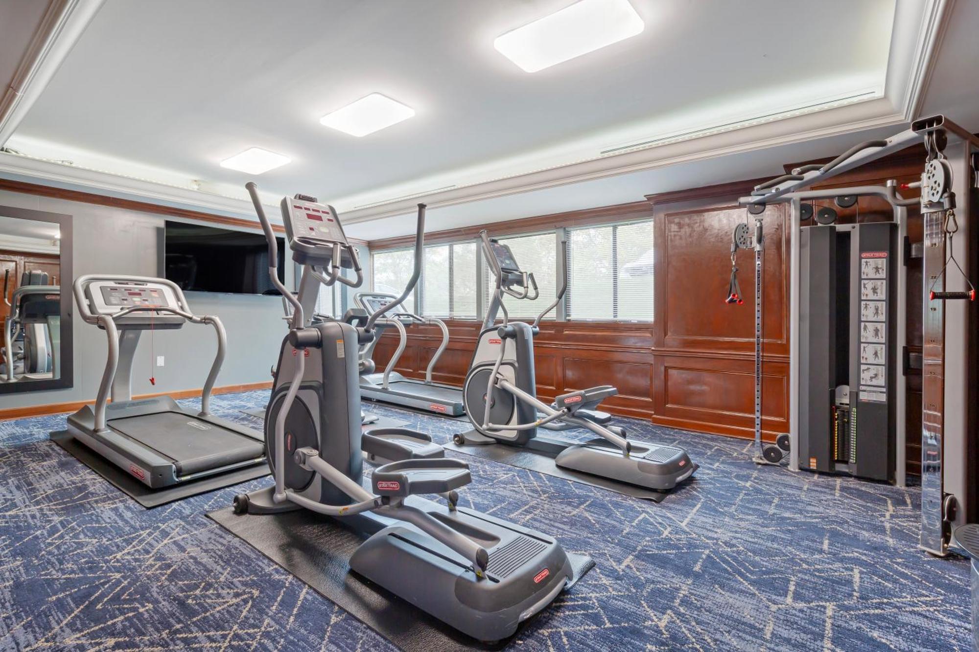 Clarion Hotel & Suites BWI Airport North Балтимор Екстериор снимка