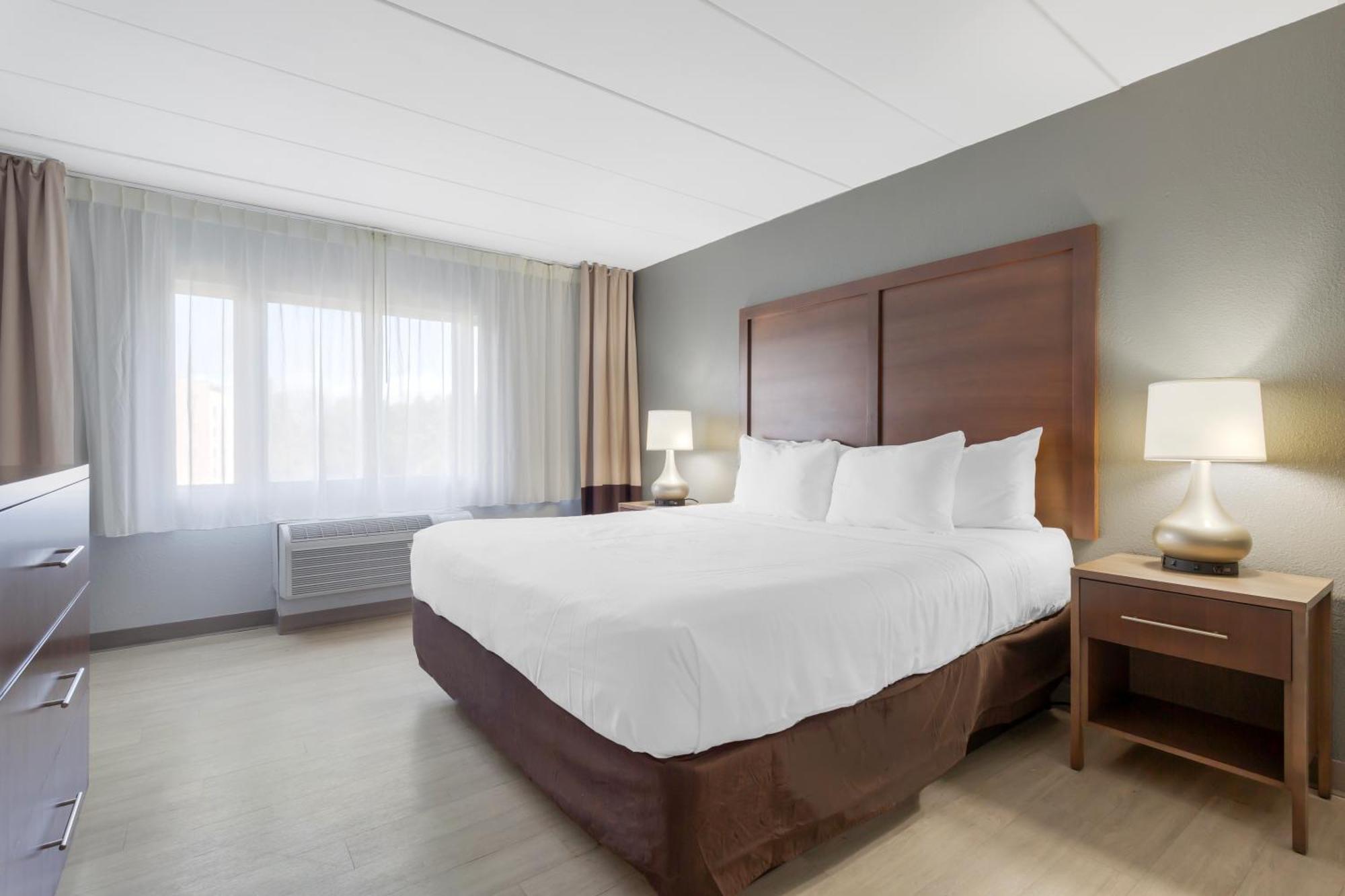 Clarion Hotel & Suites BWI Airport North Балтимор Екстериор снимка