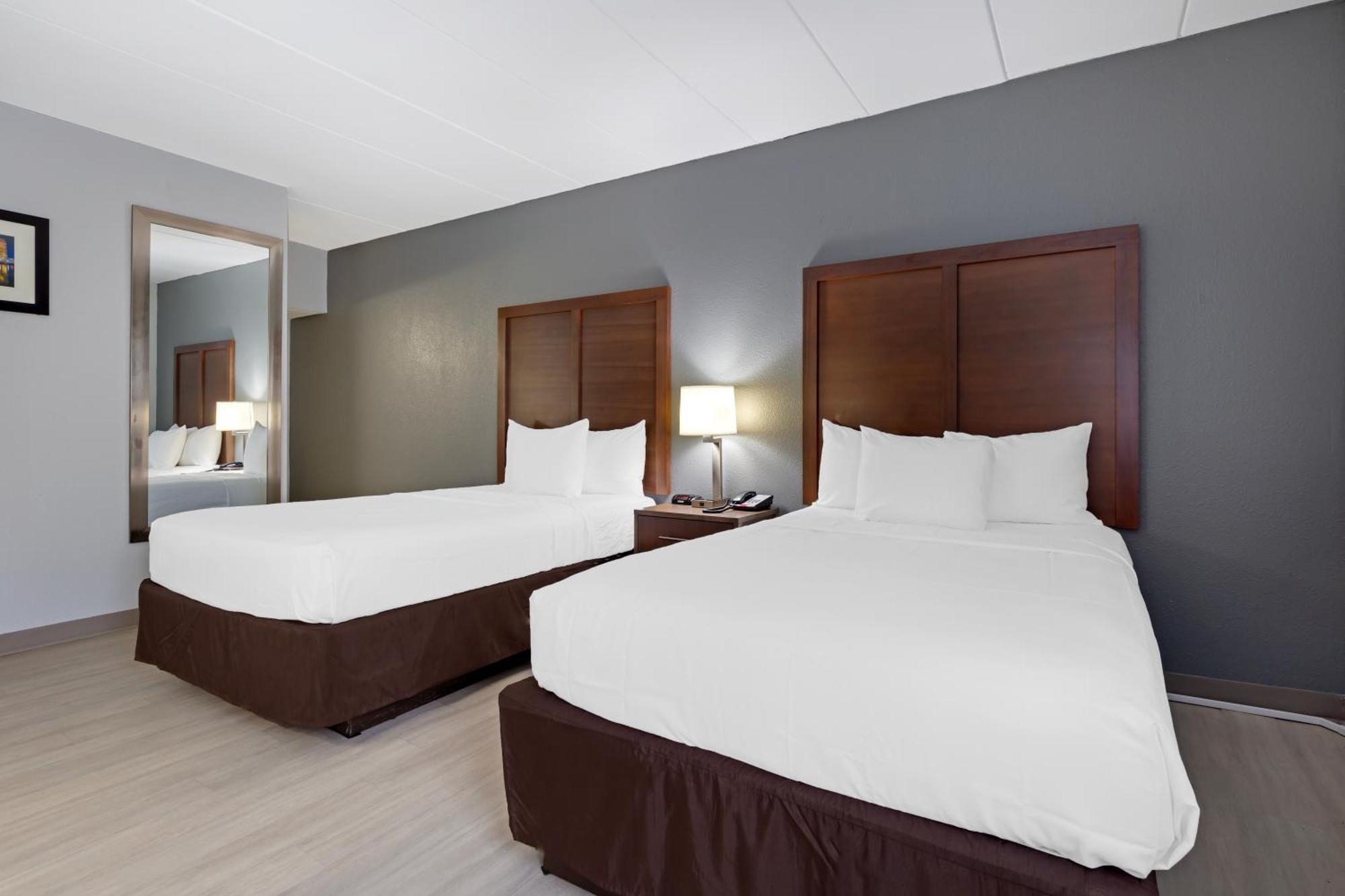 Clarion Hotel & Suites BWI Airport North Балтимор Екстериор снимка