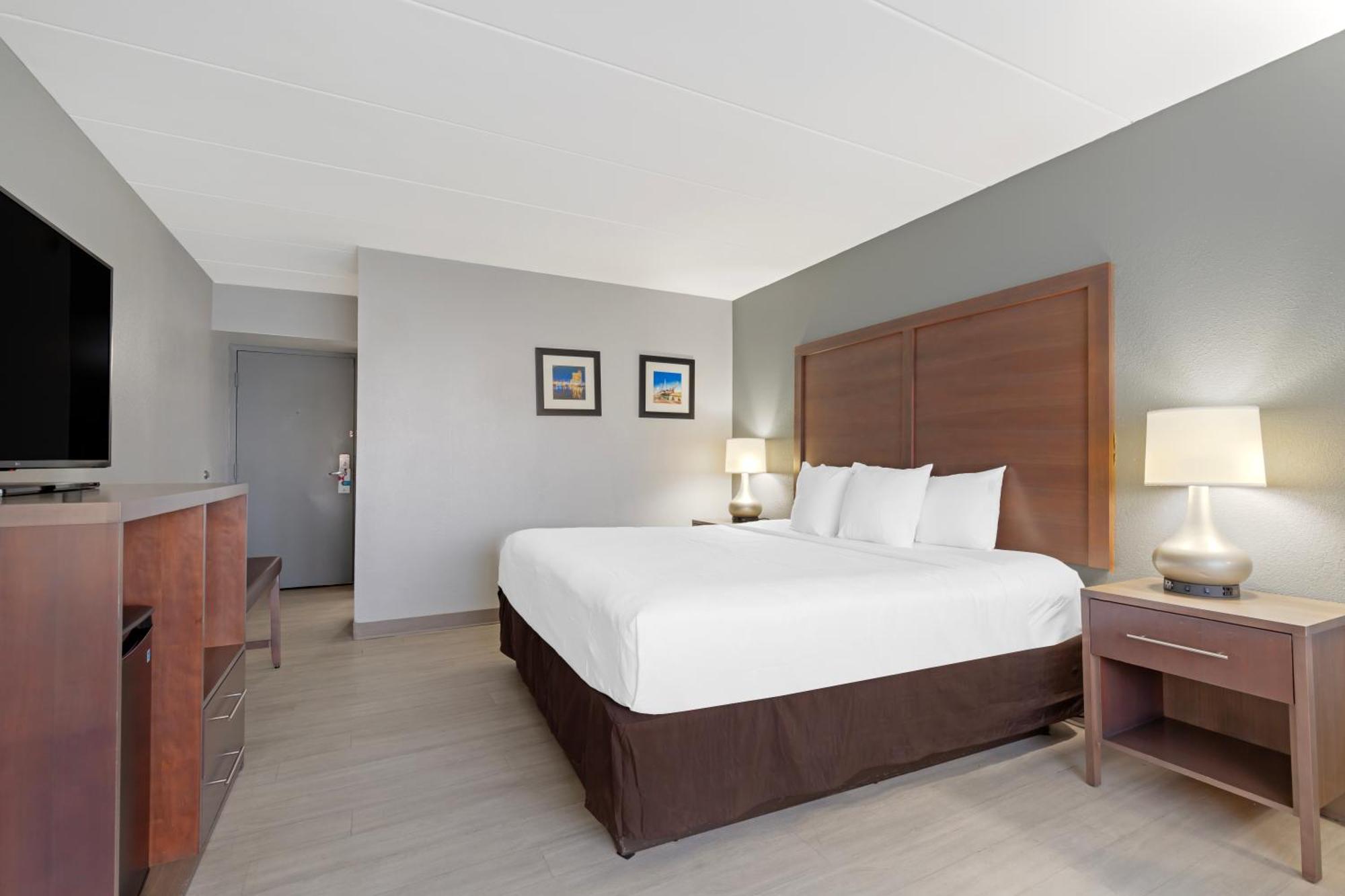 Clarion Hotel & Suites BWI Airport North Балтимор Екстериор снимка