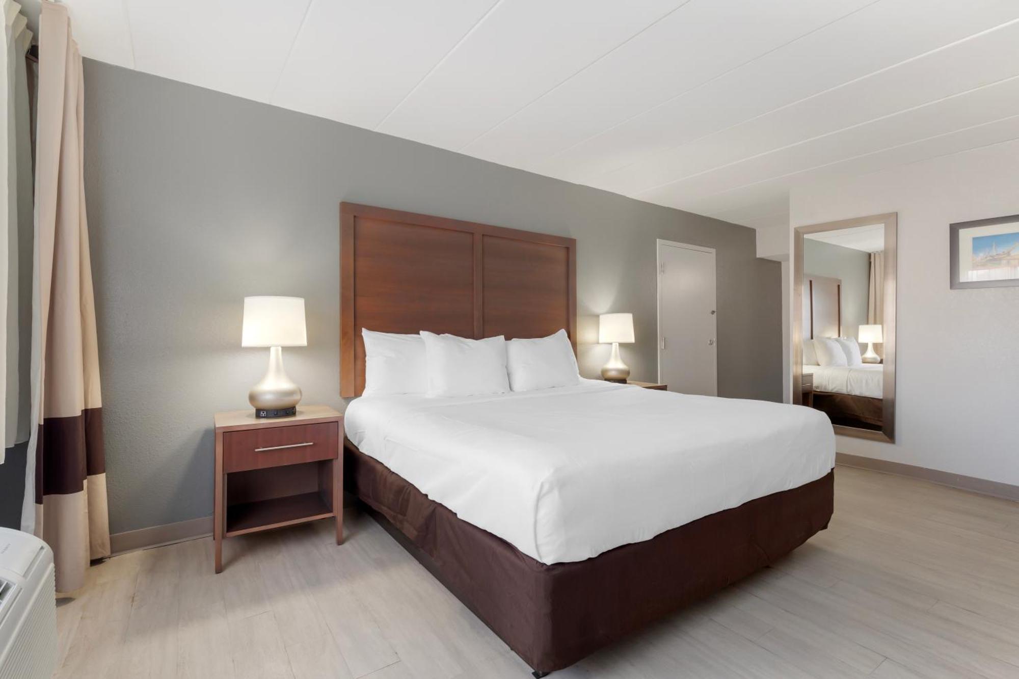 Clarion Hotel & Suites BWI Airport North Балтимор Екстериор снимка