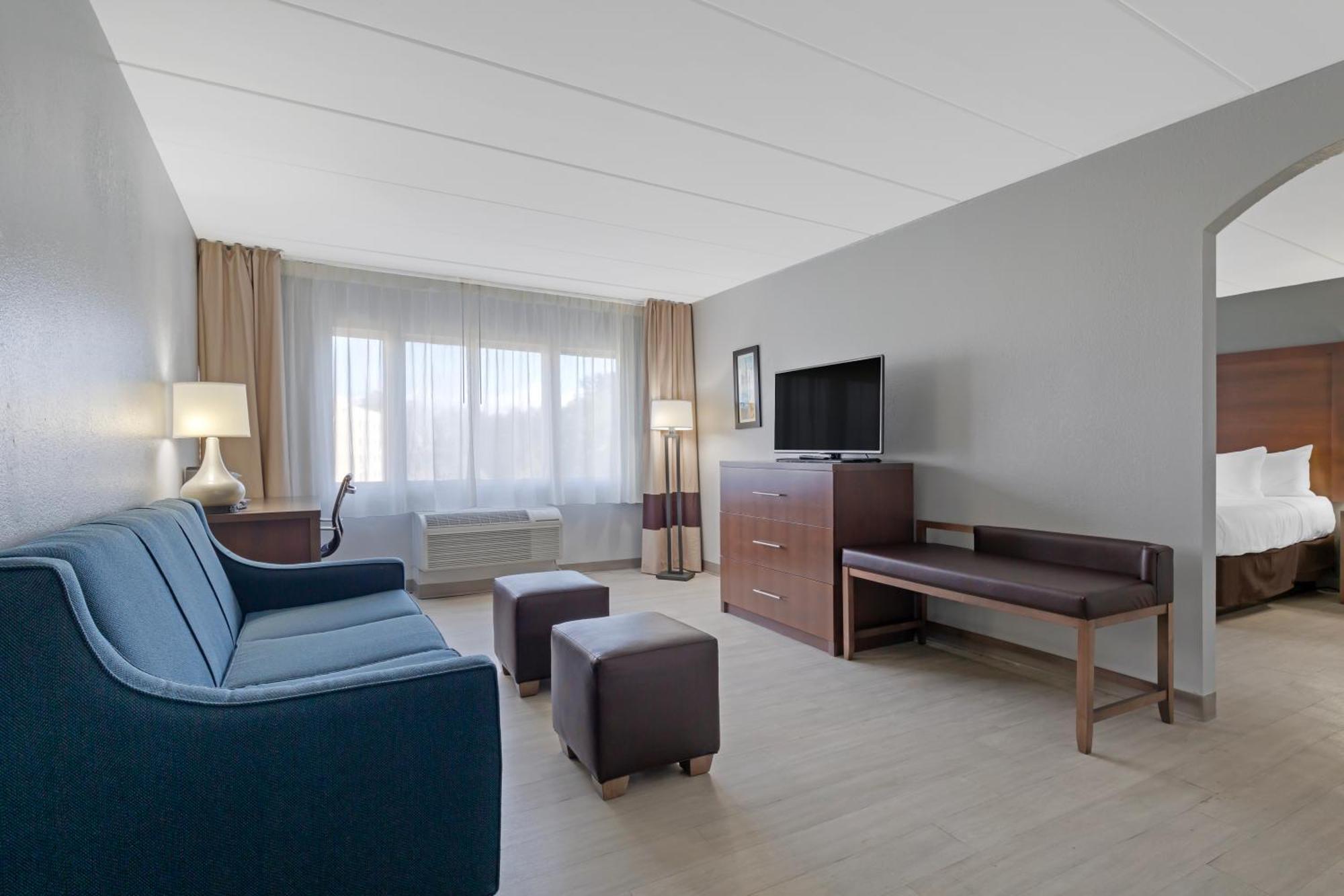Clarion Hotel & Suites BWI Airport North Балтимор Екстериор снимка
