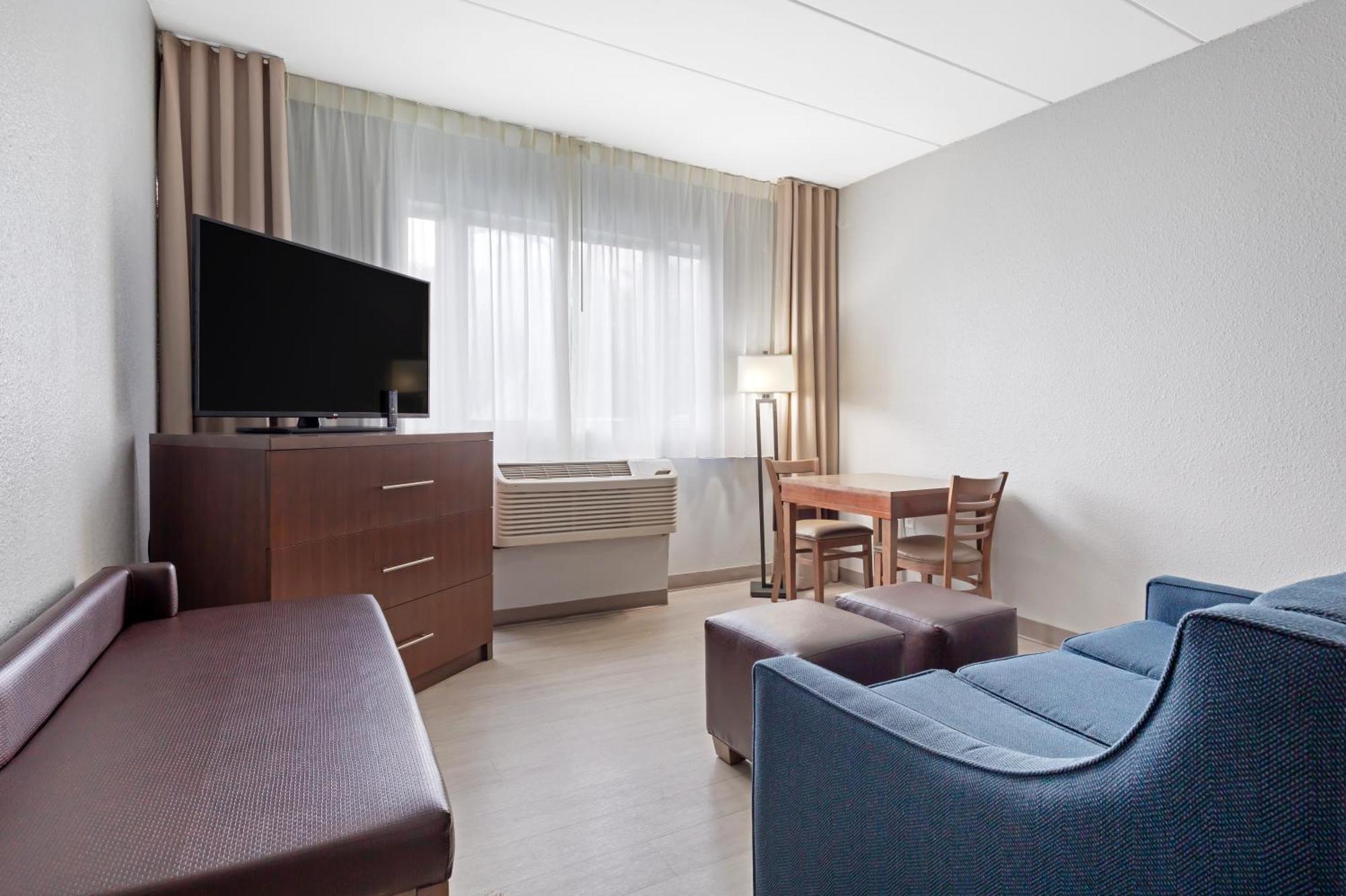 Clarion Hotel & Suites BWI Airport North Балтимор Екстериор снимка
