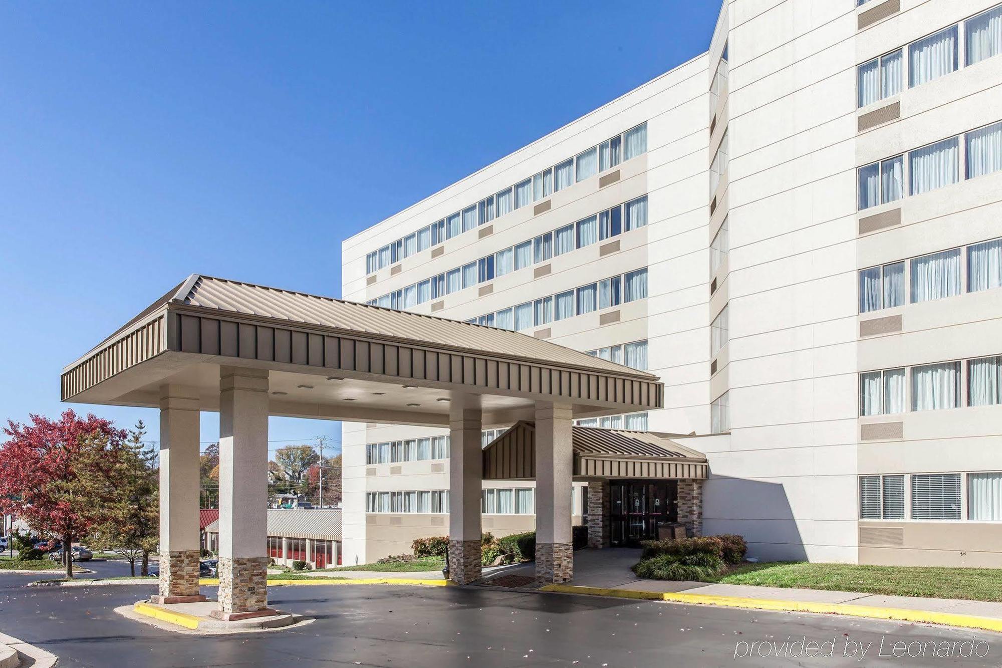 Clarion Hotel & Suites BWI Airport North Балтимор Екстериор снимка
