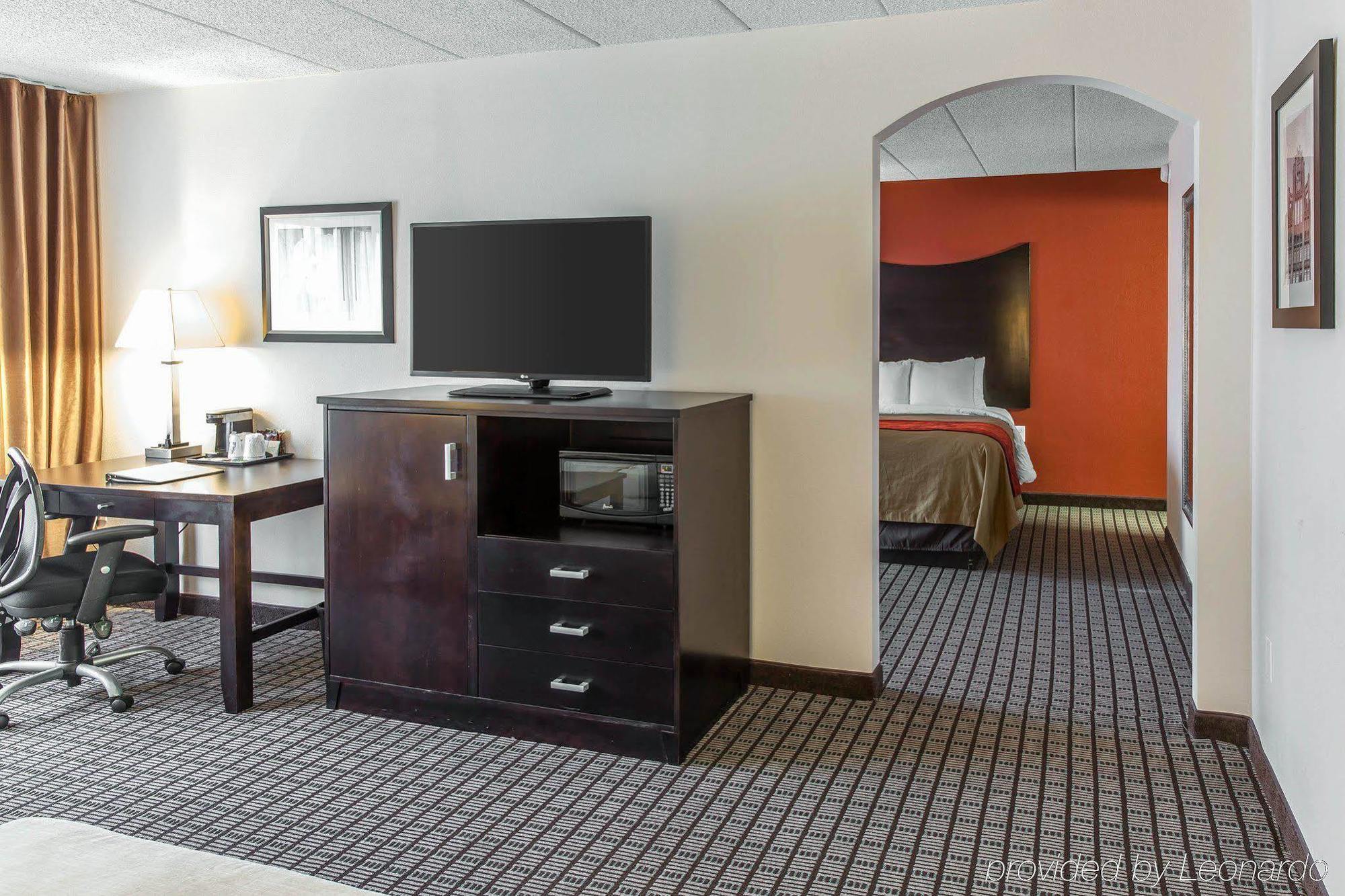 Clarion Hotel & Suites BWI Airport North Балтимор Екстериор снимка