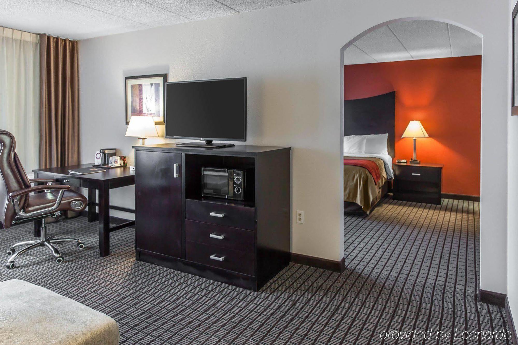 Clarion Hotel & Suites BWI Airport North Балтимор Екстериор снимка