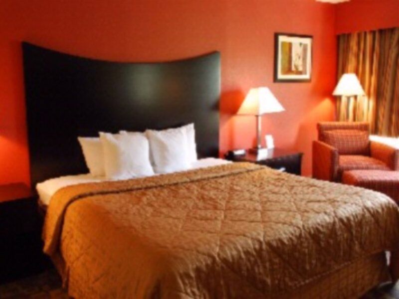 Clarion Hotel & Suites BWI Airport North Балтимор Екстериор снимка